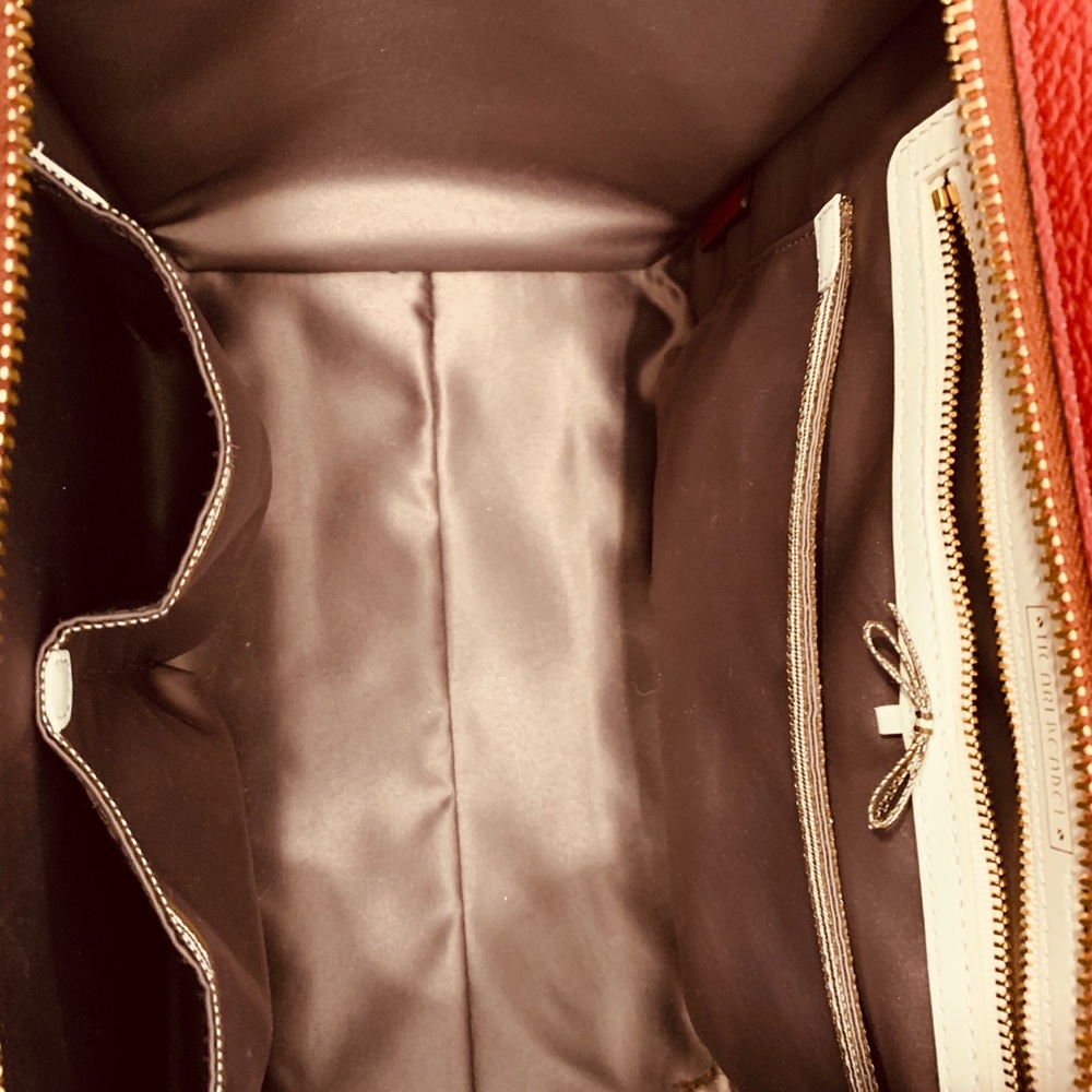 Henri Bendel Rivington Tote - Picture 5 of 7